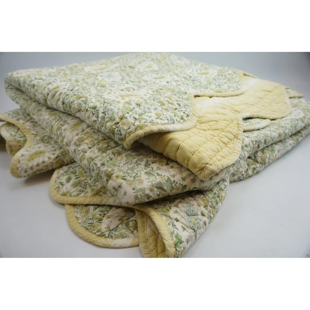 Waverly Quilt Queen Yellow Green Floral Paisley Reversible Scalloped Excellent